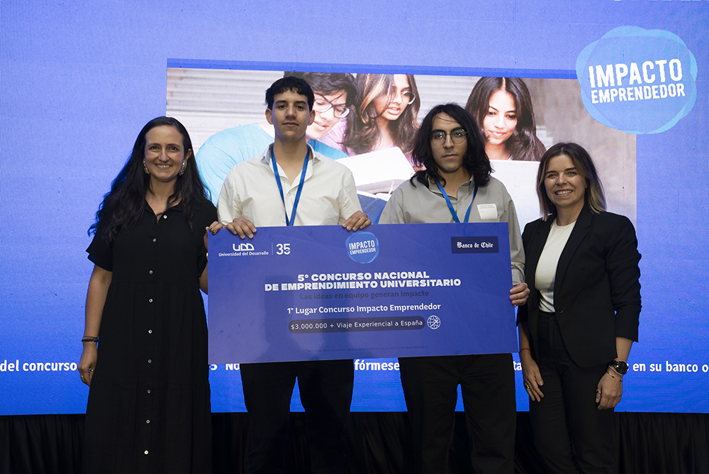1° lugar concurso universitario impacto emprendedor udd